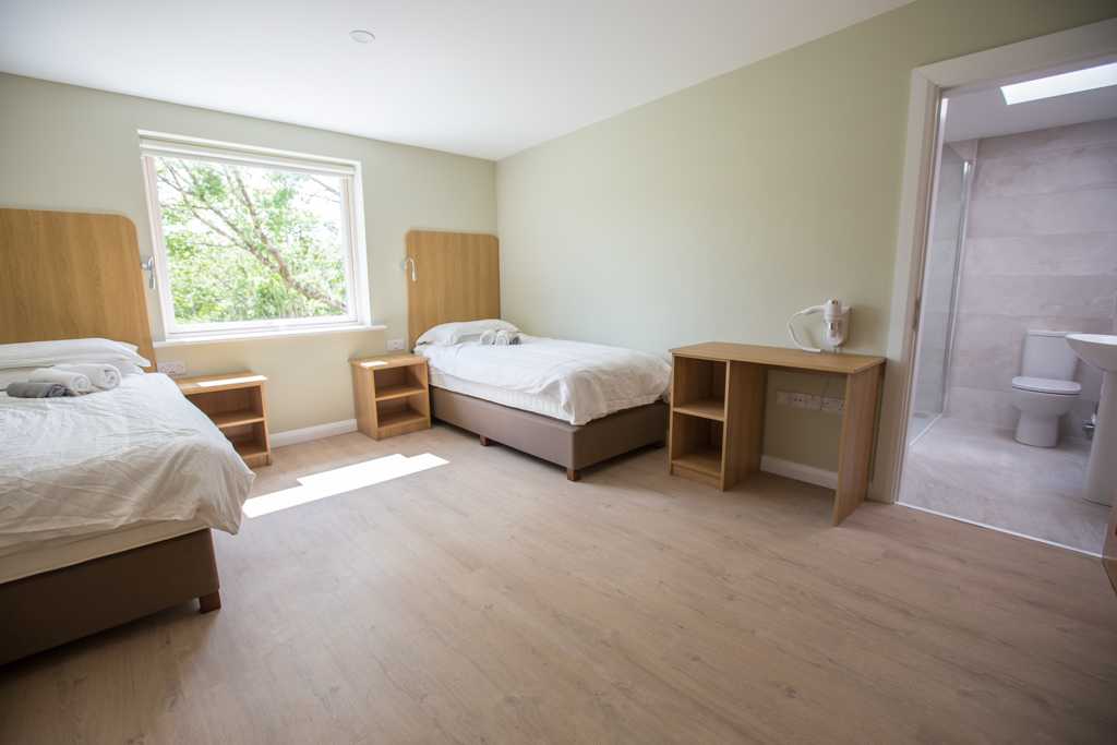 En-suite-twin-02
